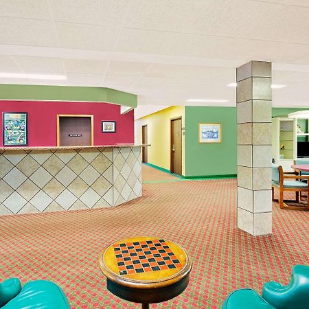 Super 8 By Wyndham Sturgeon Bay Hotel Exterior foto