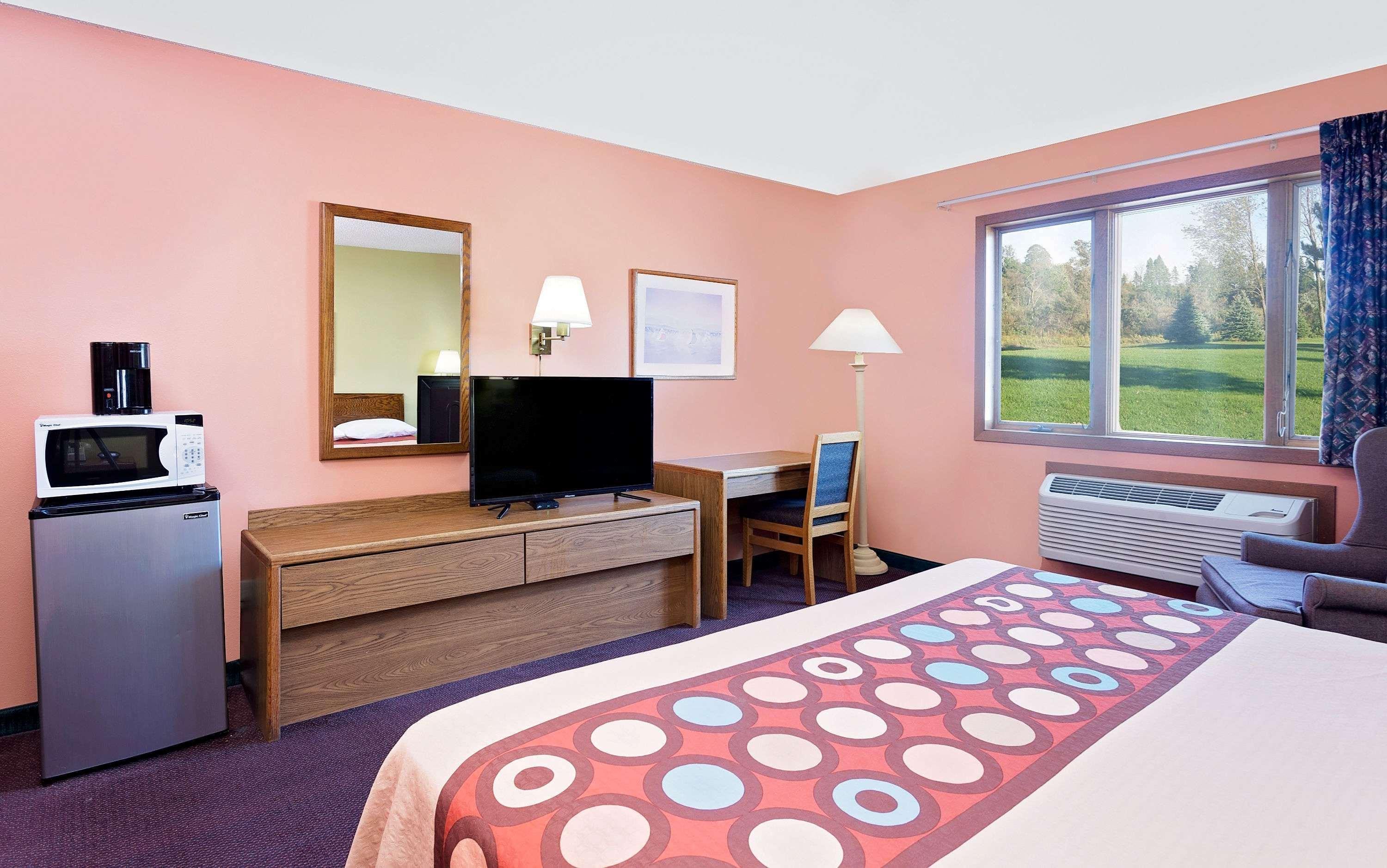 Super 8 By Wyndham Sturgeon Bay Hotel Exterior foto
