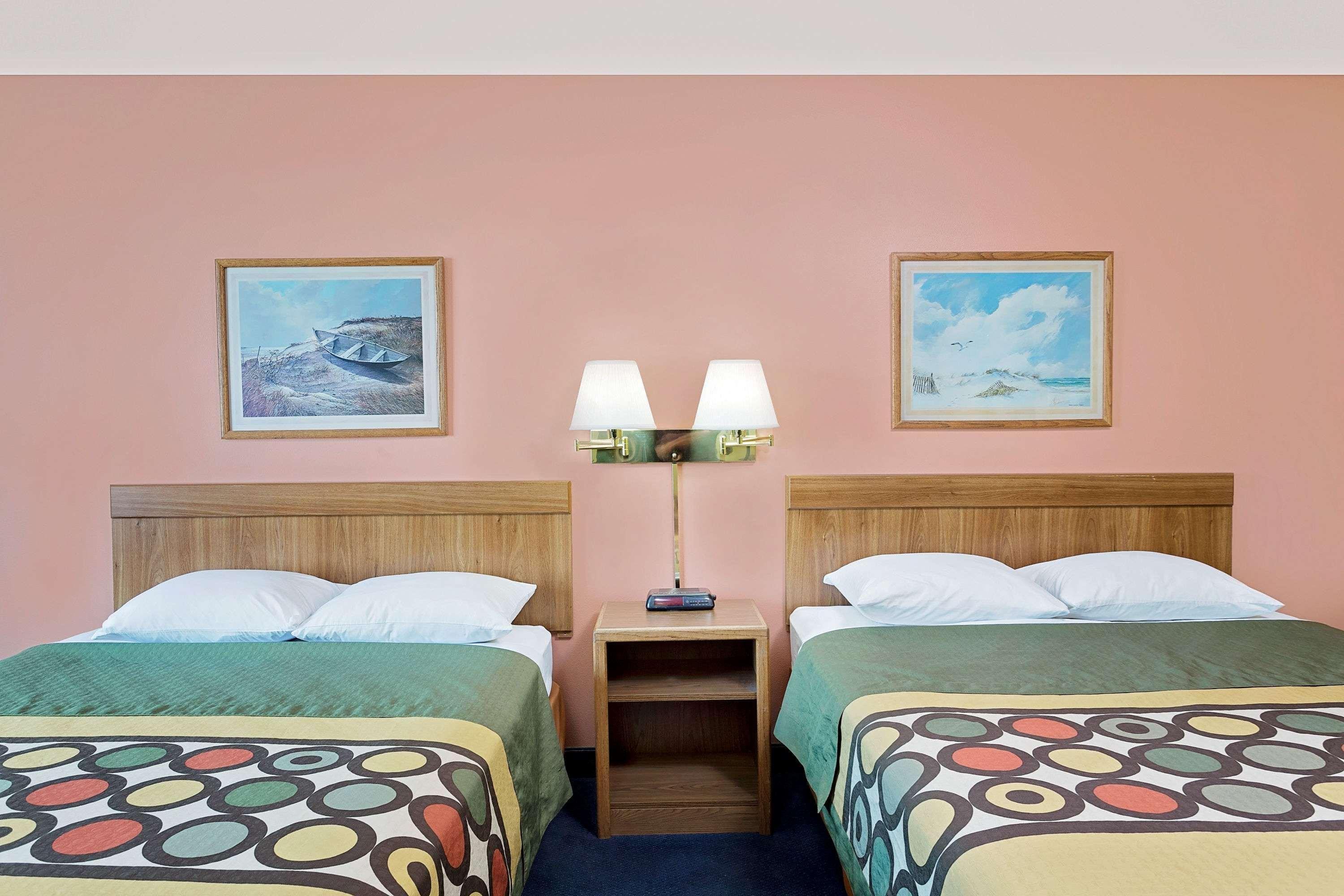 Super 8 By Wyndham Sturgeon Bay Hotel Exterior foto